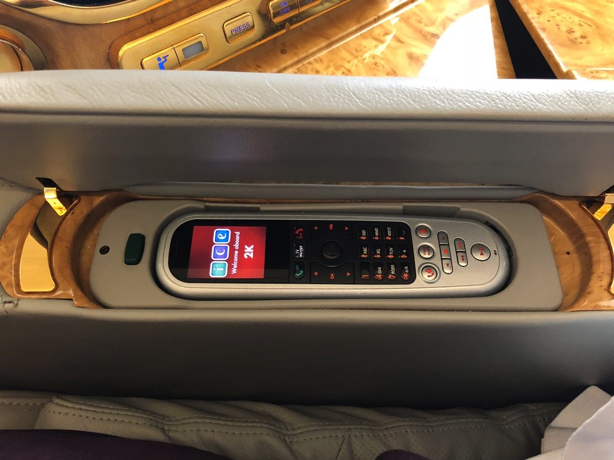 emirates-first-class-seat-console
